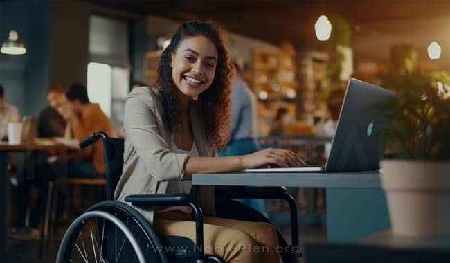 Mujer en silla de ruedas en su Laptop